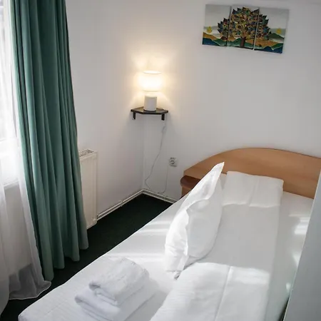 Hotel Restaurant Caprioara 3*